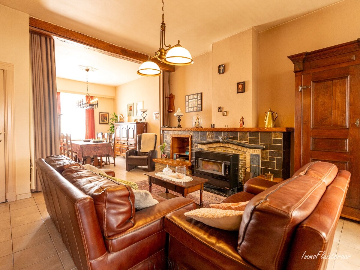 Characteristic long farmhouse with barn on approximately 4.6 hectares in Rijkevorsel. 