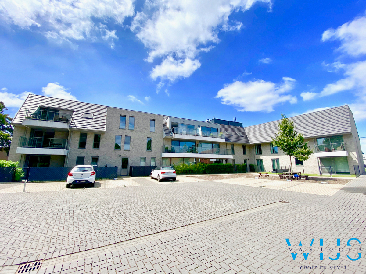 Instapklaar 2 slaapkamerappartement in hartje Wippelgem EVERGEM ! 