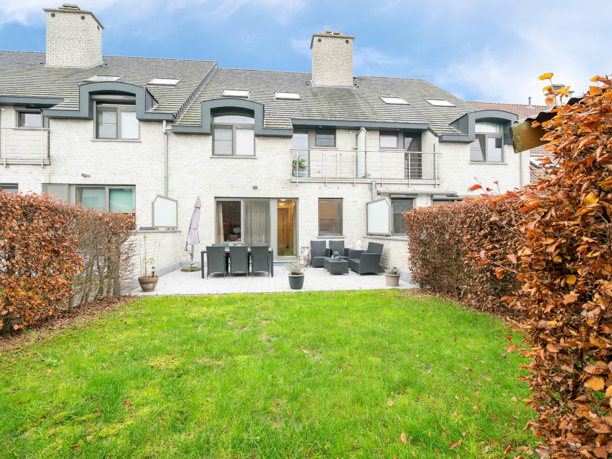 2-kamer appartement met tuin en autostaanplaats 