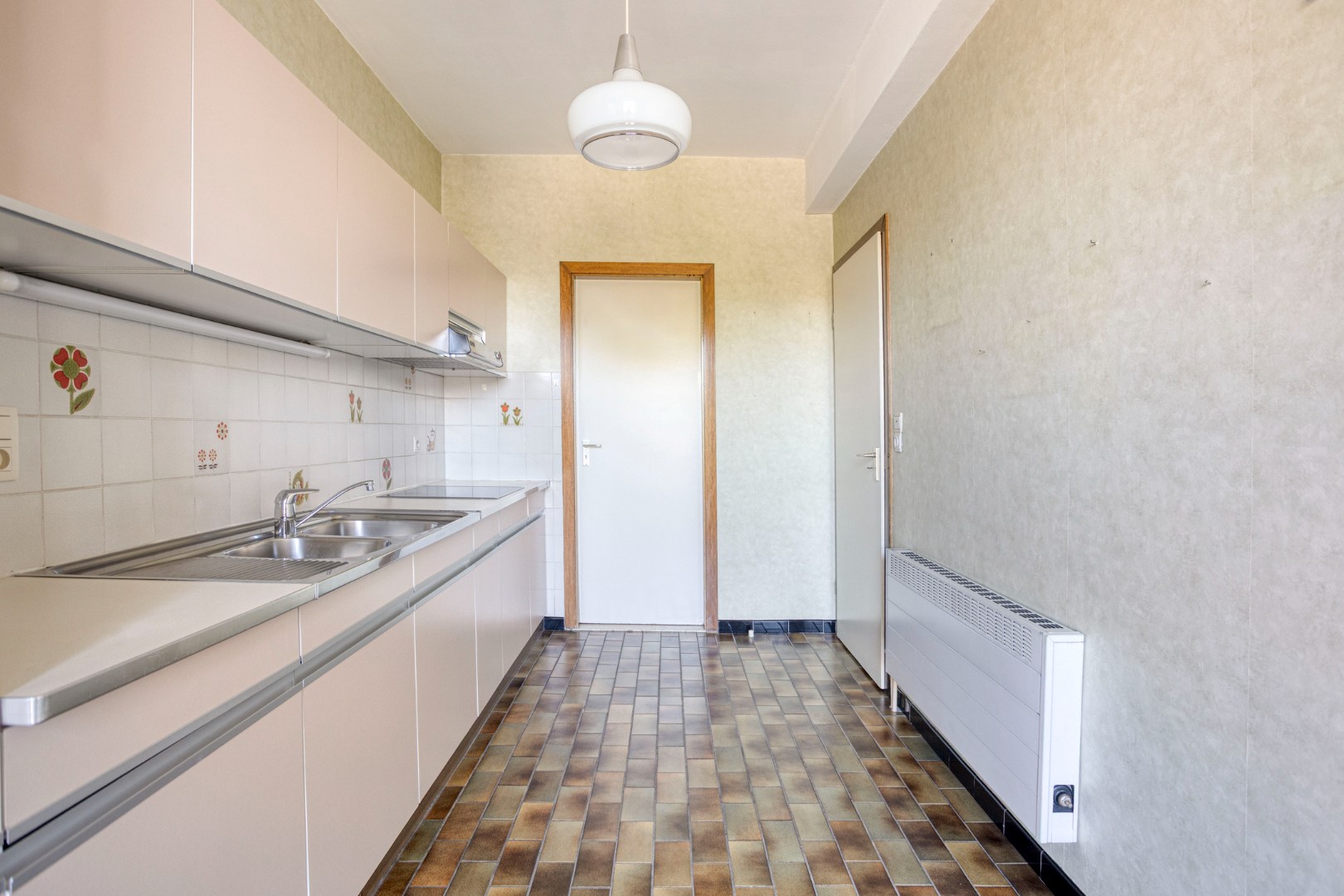 Gesloten keuken doorgang berging
