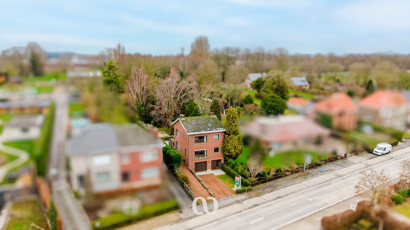 Stevige woning met prachtige tuin vlakbij centrum Oudenaarde 