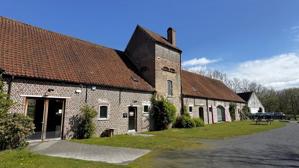 Rustig gelegen kantoren te huur in gerenoveerde hoeve in Heusden