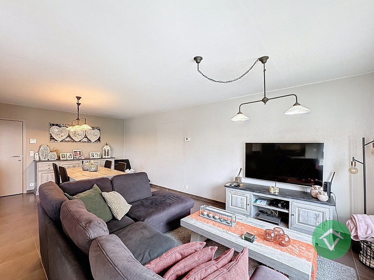 Appartement met 2 slaapkamers en terras te Roeselare 