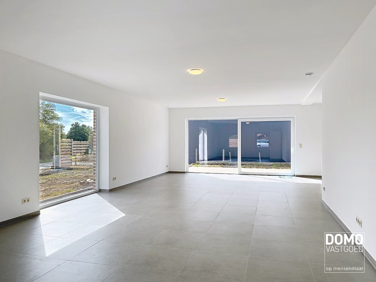 MODERNE NIEUWBOUWWONING MET 3 SLAAPKAMERS TE KORTENAKEN 