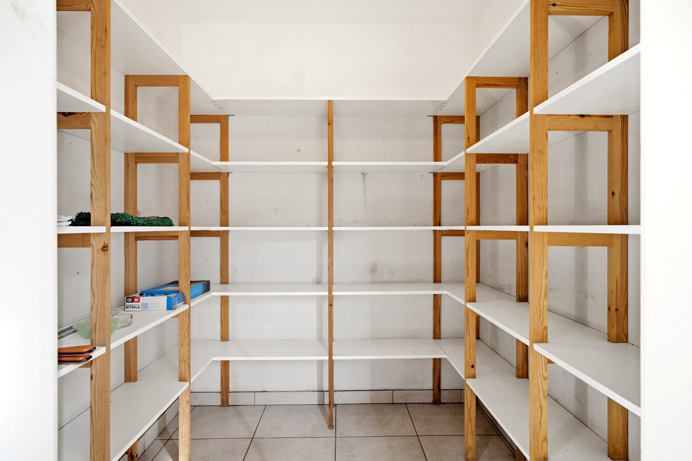 Ruime halfopen woning met 5 slaapkamers te koop in Werken met garage en ruime tuin! 