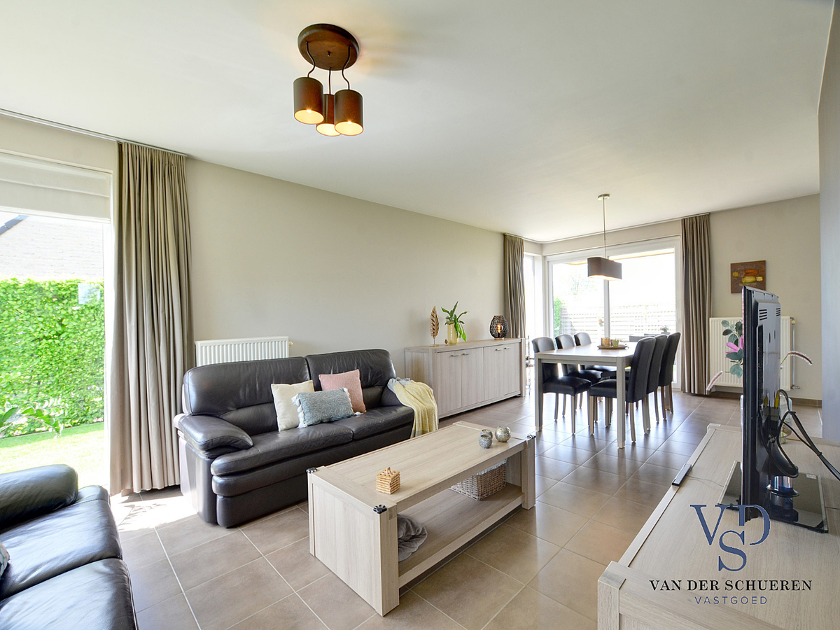 Eigentijdse, energiezuinige Open Bebouwing. Tijdloos én praktisch ! 