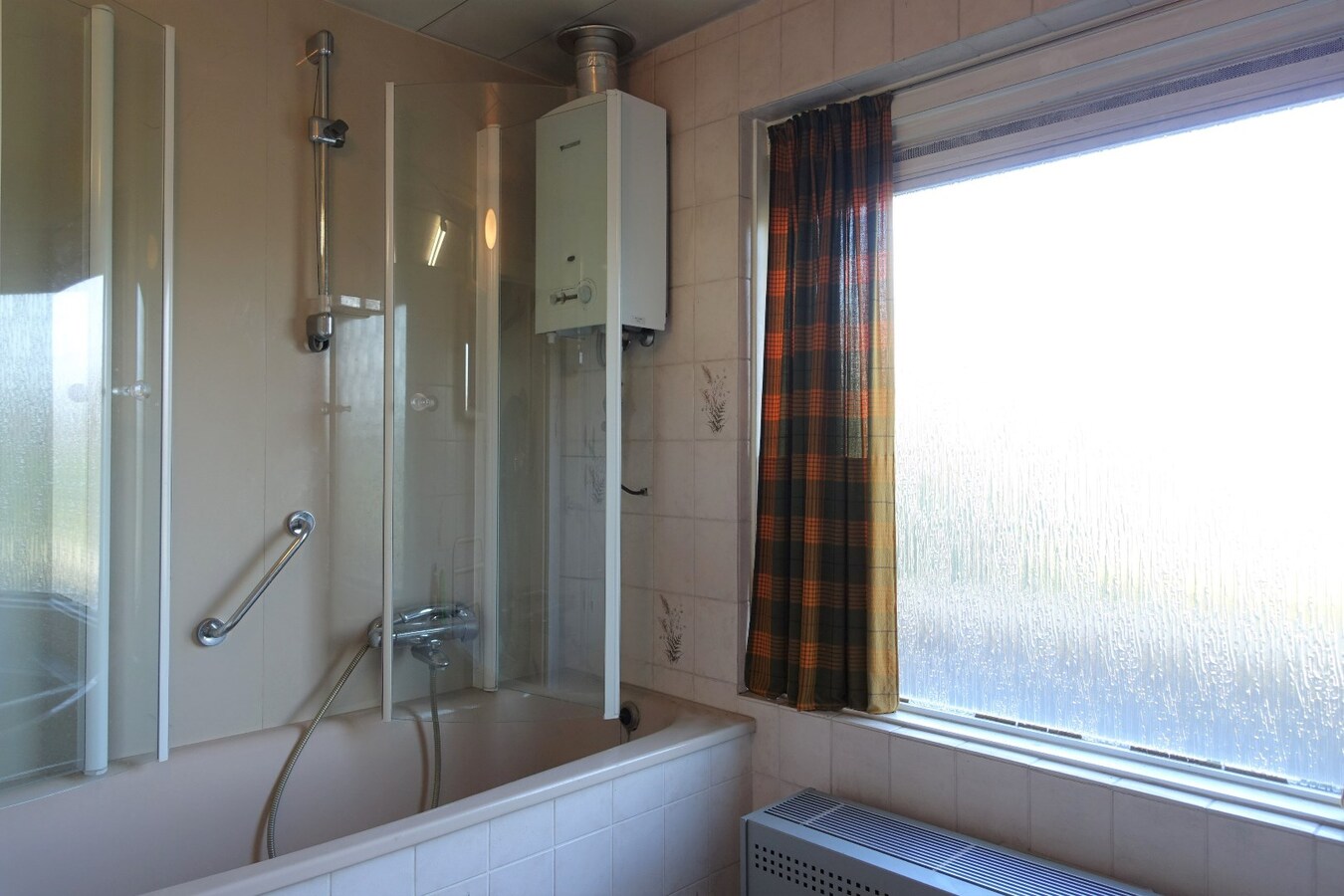 Karaktervolle woning met dubbele garage op 1.408m² 