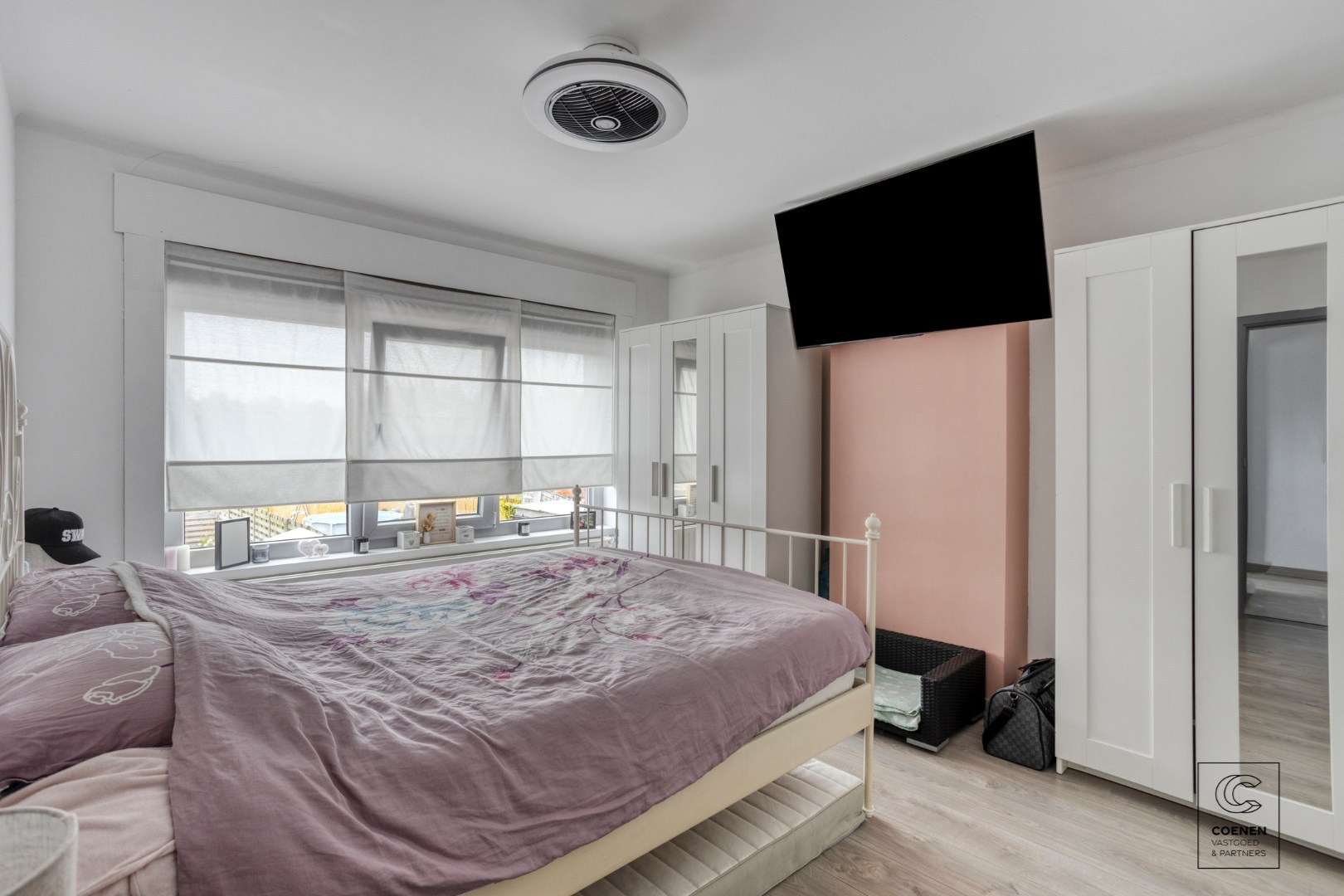 Zeer ruime en instapklare woning van 181 m², 4 slpk's en zeer leuke, zonnige tuin met prachtig uitzicht! 