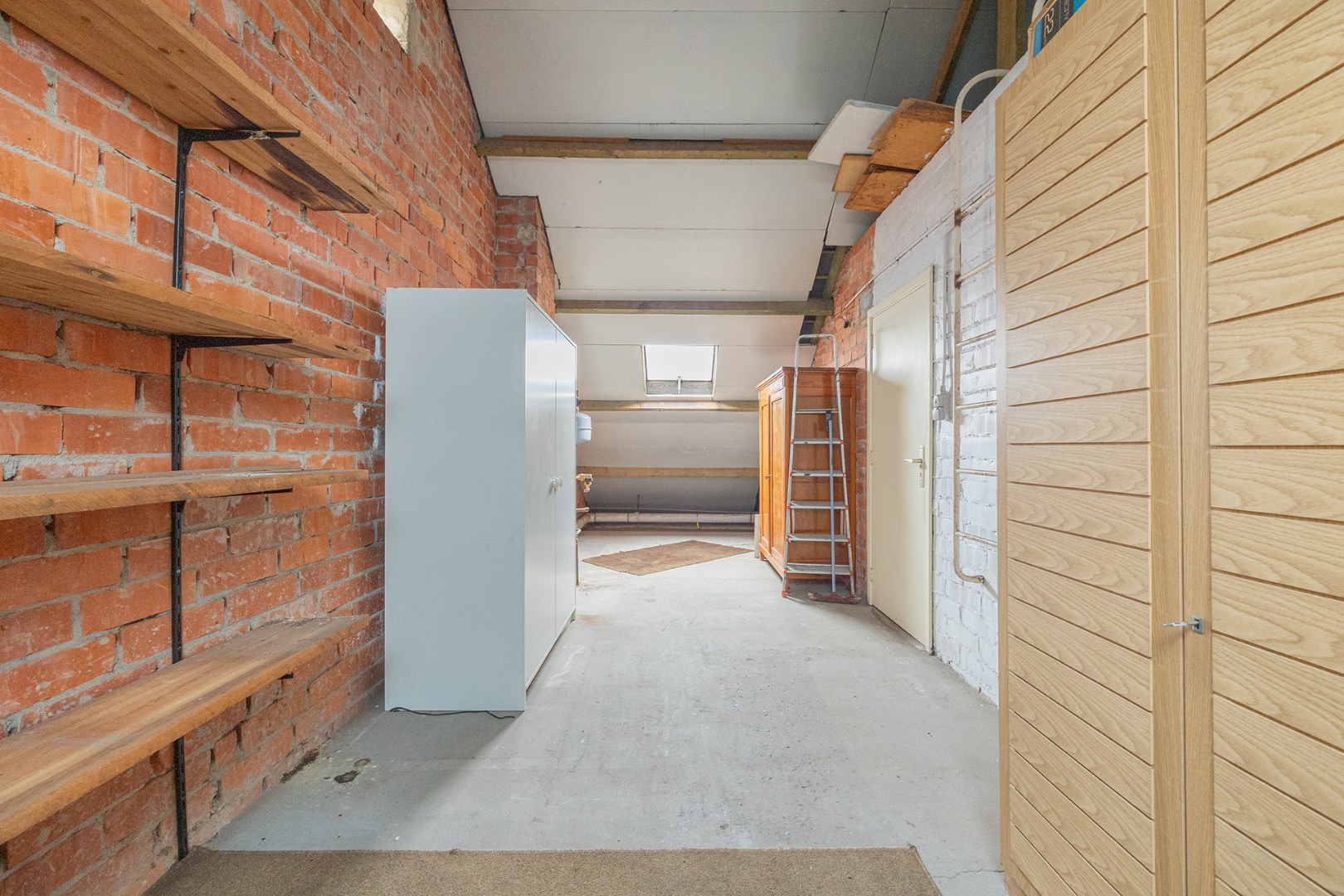 Open bebouwing met tuin en garage 