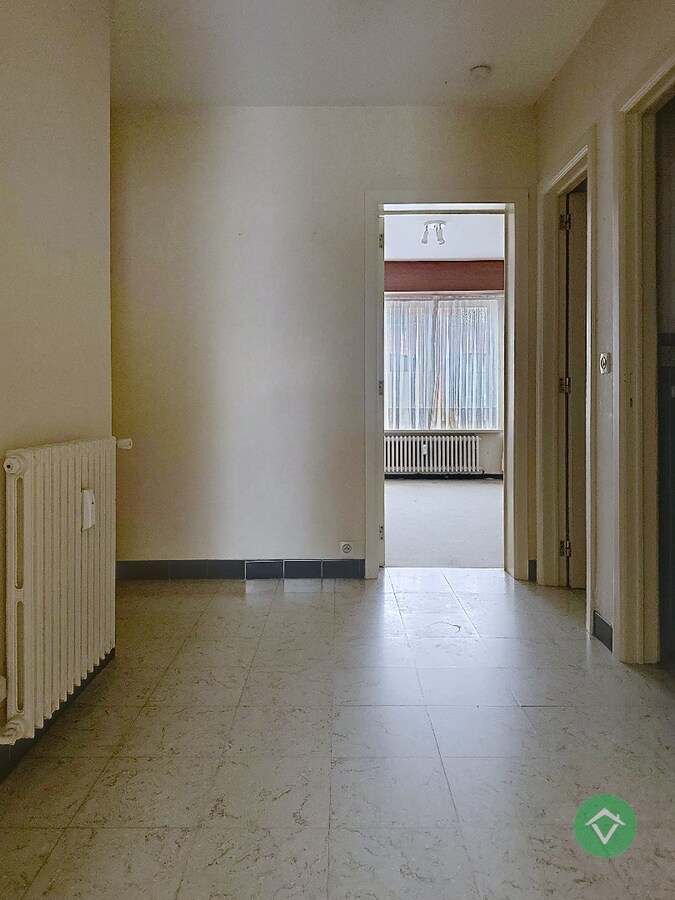 Gelijkvloers appartement met autostandplaats en garage te Roeselare 