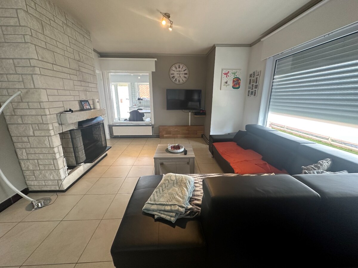 Degelijke halfopen woning met 3 slaapkamers 