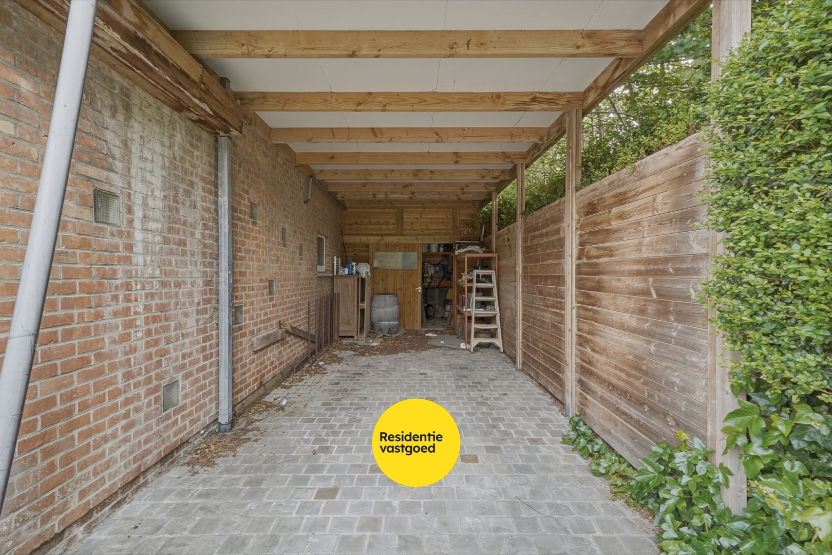Duplex-appartement van 165 m² met garage, carport en zonnig terras in de Vicognewijk 