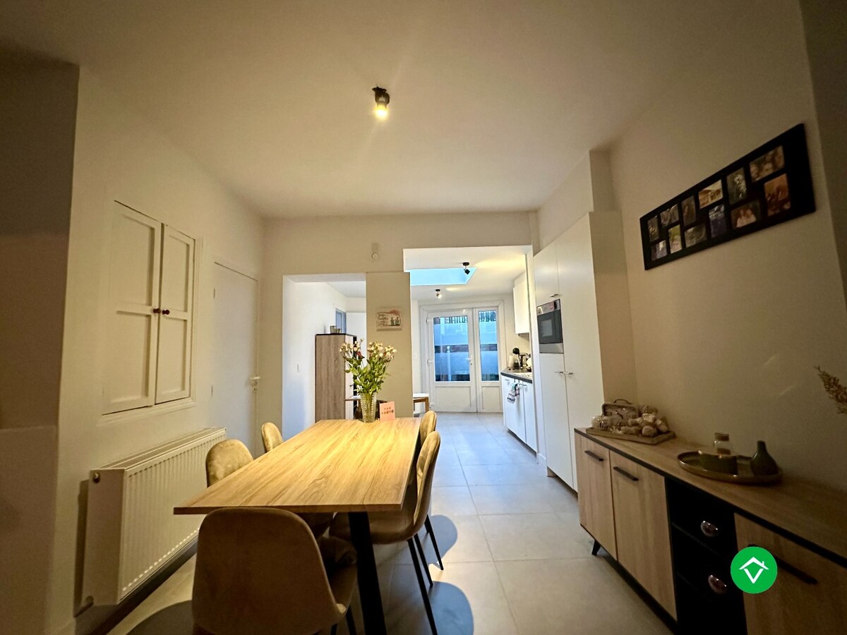 Instapklare woning met 2 slaapkamers in het centrum van Hooglede 