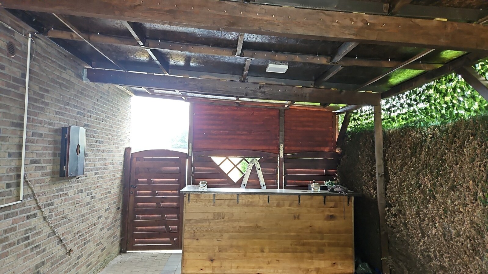 LUBBEEK - Mooie woning met 3 slk, garage en tuin 