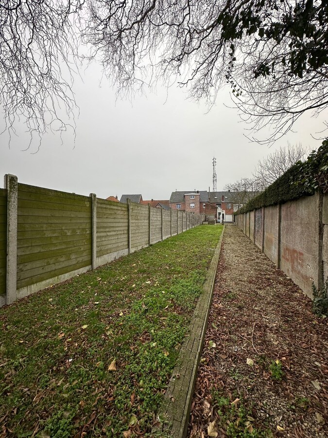 Ruime woning met 5 slaapkamers te Zwevezele 