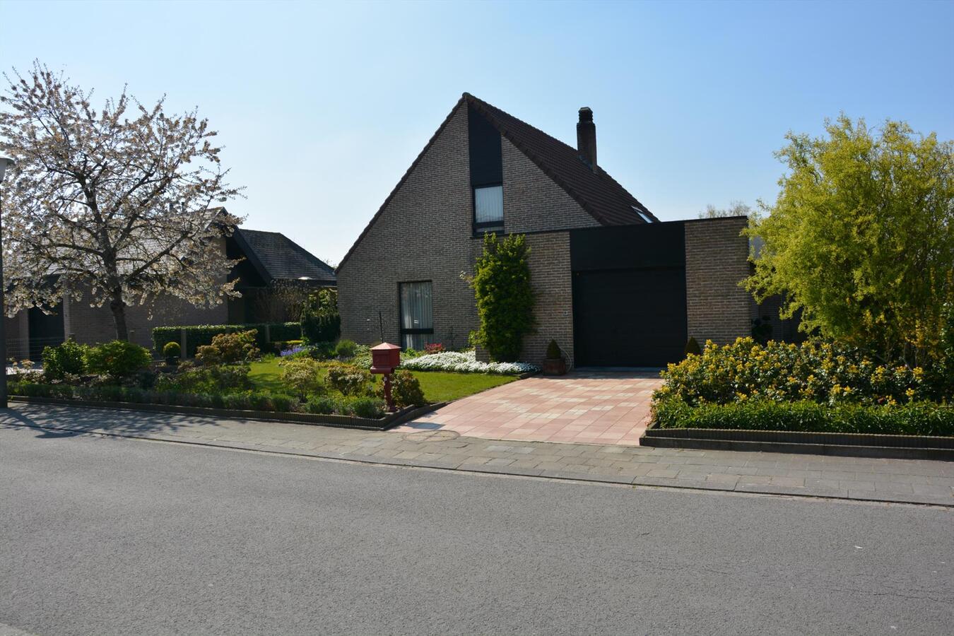 Charmante villa met zonnige tuin 