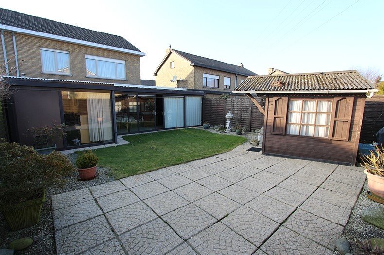 Rustig gelegen woning met 3 slaapkamers en garage te Roeselare 