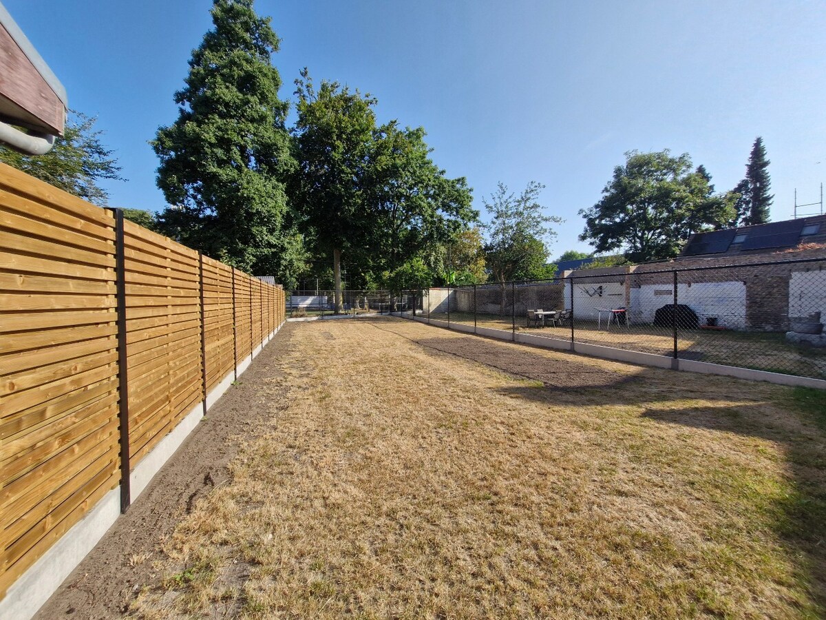 Nieuwbouwwoning met mooie tuin, garage en 4 slaapkamers te Dudzele 