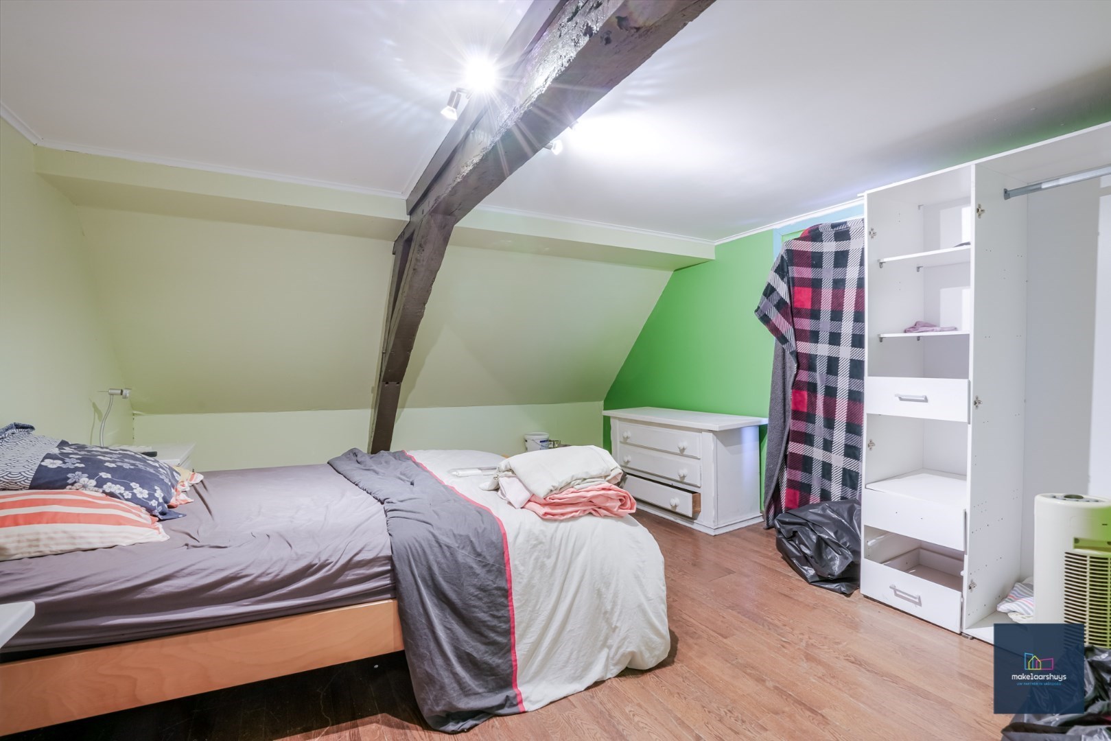 Te renoveren woning op rustige locatie 