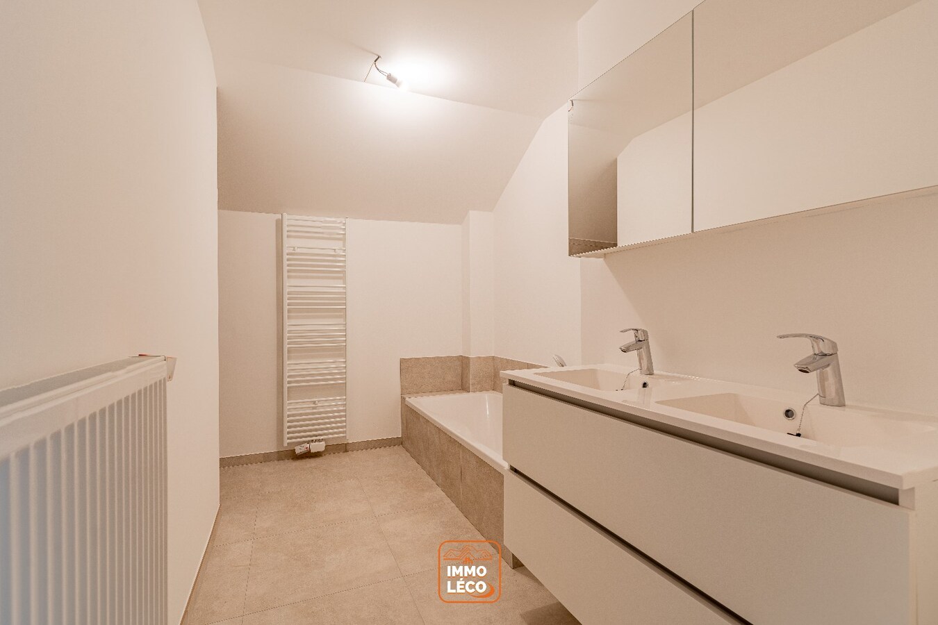 Appartement neuf 2 chambres avec terrasse privative et emplacement de parking, COUP DE CŒUR ! 