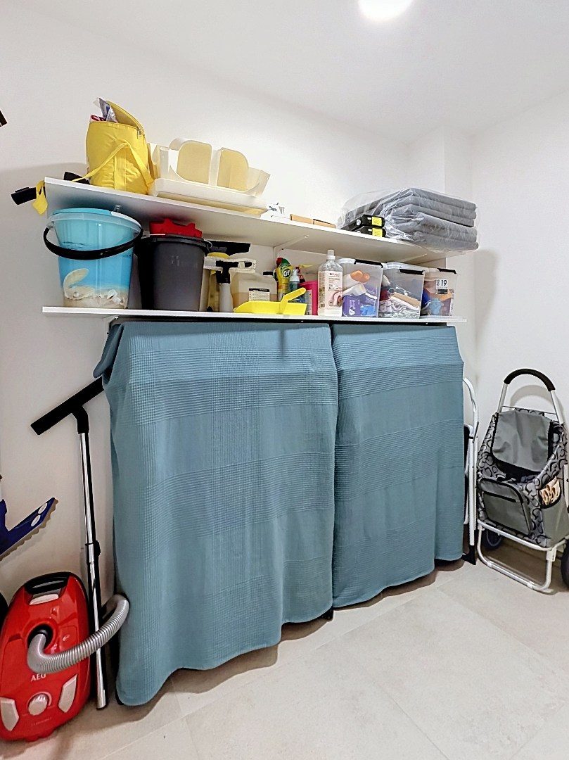 Voici la traduction en français : Appartement spacieux prêt à emménager - grande terrasse ensoleillée. 
