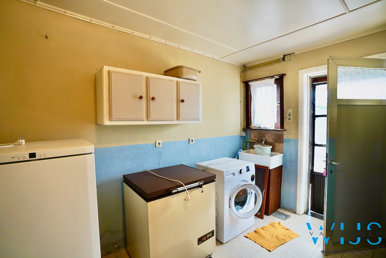 Stevig woonhuis centraal in Ertvelde ! 