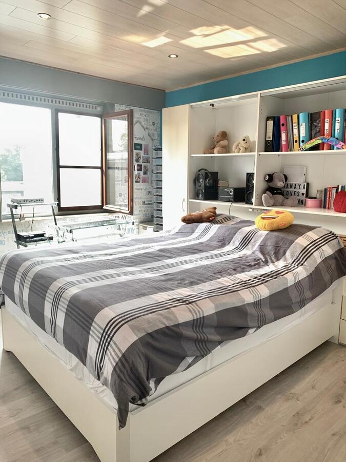 KNAP GERENOVEERDE STADSWONING MET TUIN TE BREDENE 