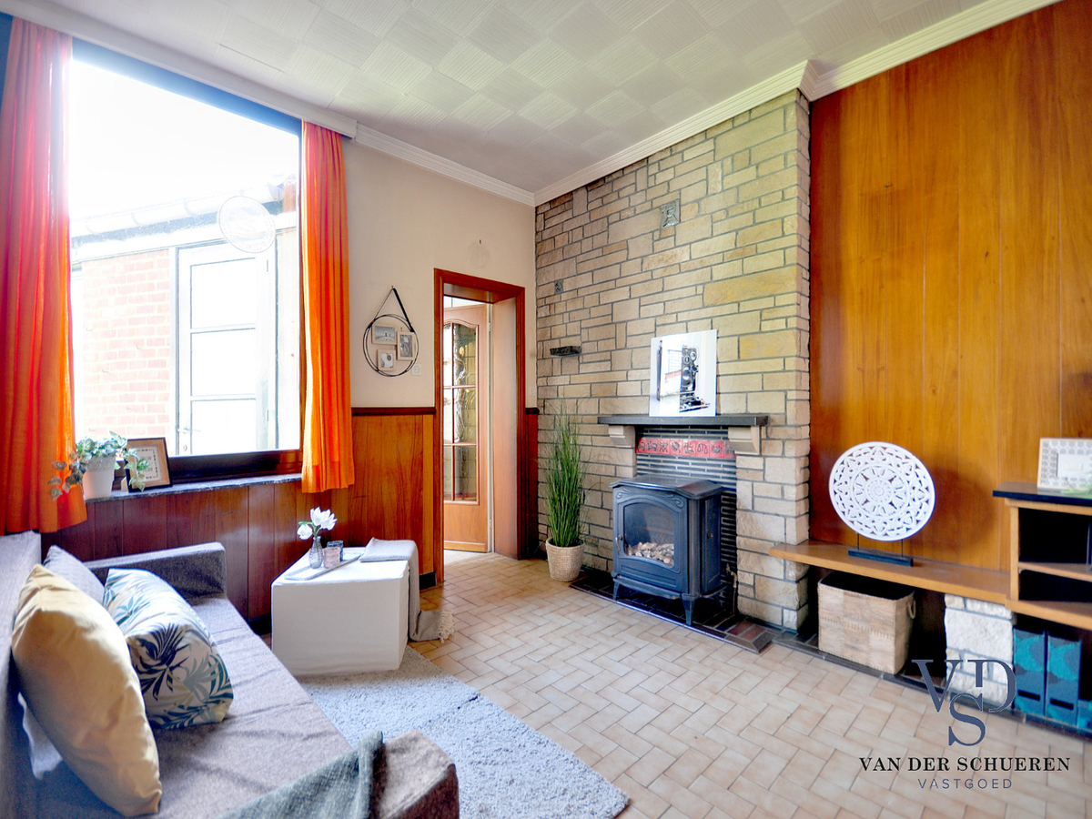 Degelijke en stijlvolle herenwoning. Uitstekend gelegen ! 