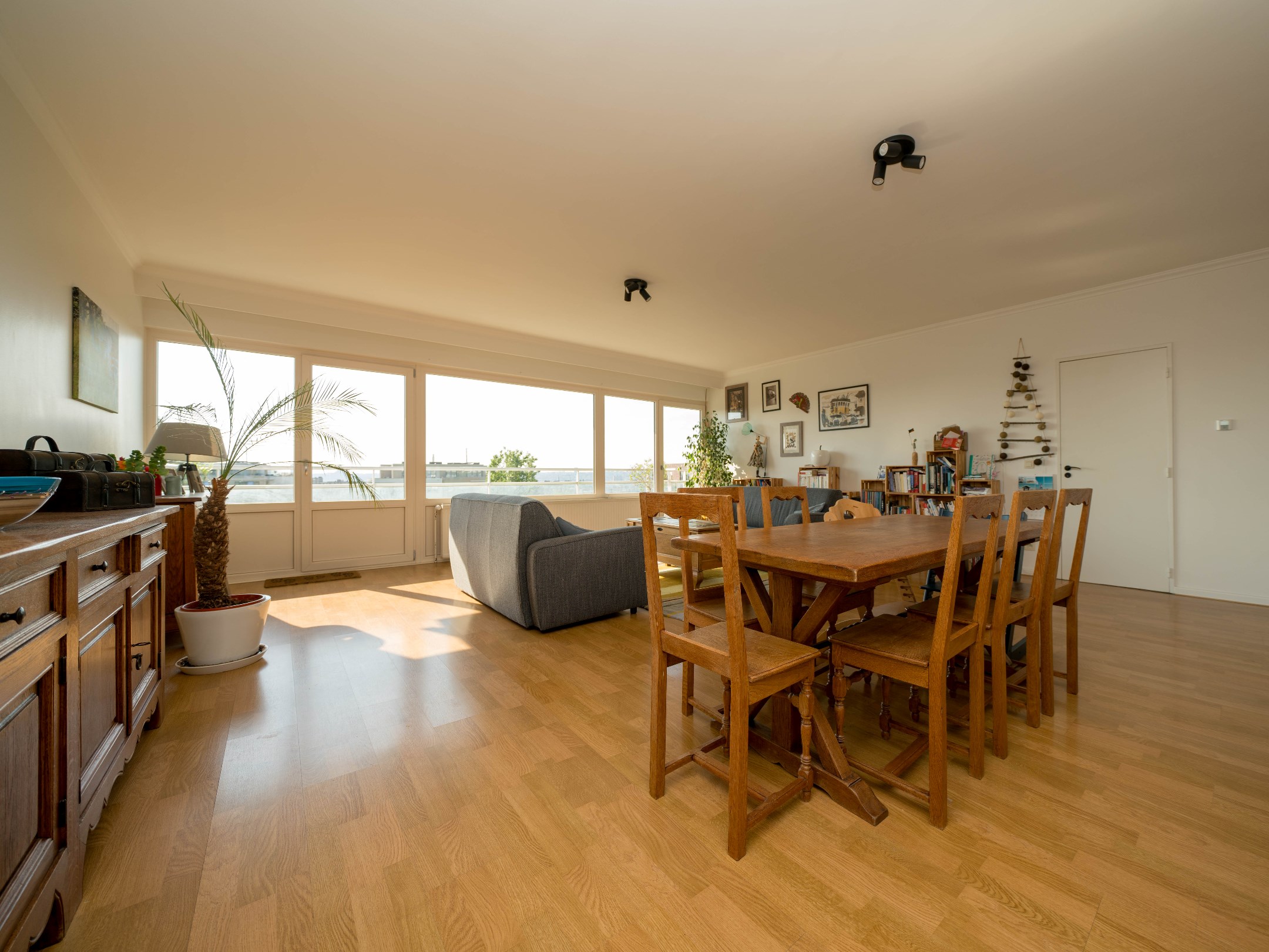 Prachtig appartement met 4 kamers, 2 bdk en 3 terrassen 