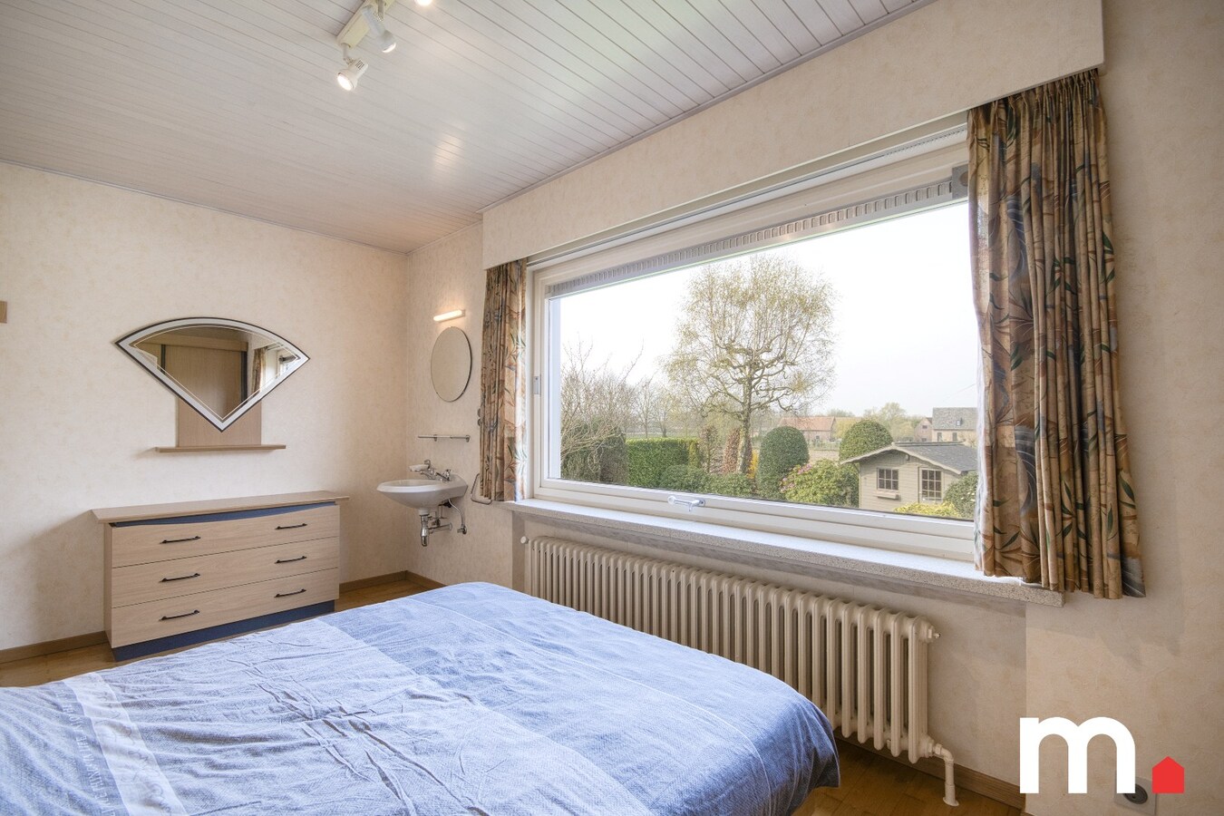 Alleenstaande villa met 5 slaapkamers en zonnige tuin 1127 m² op TOPligging ! 