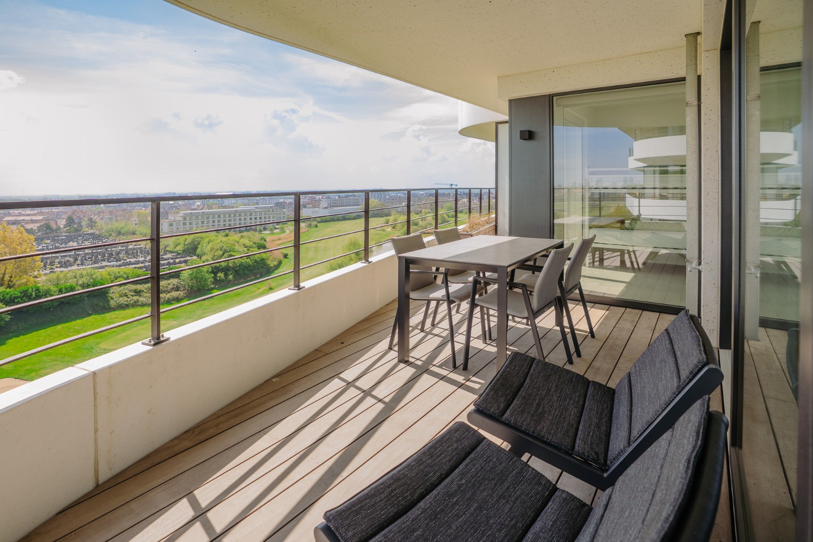 HIGH END 3 SLPK APP - TERRAS - ZICHT OP GOLF 