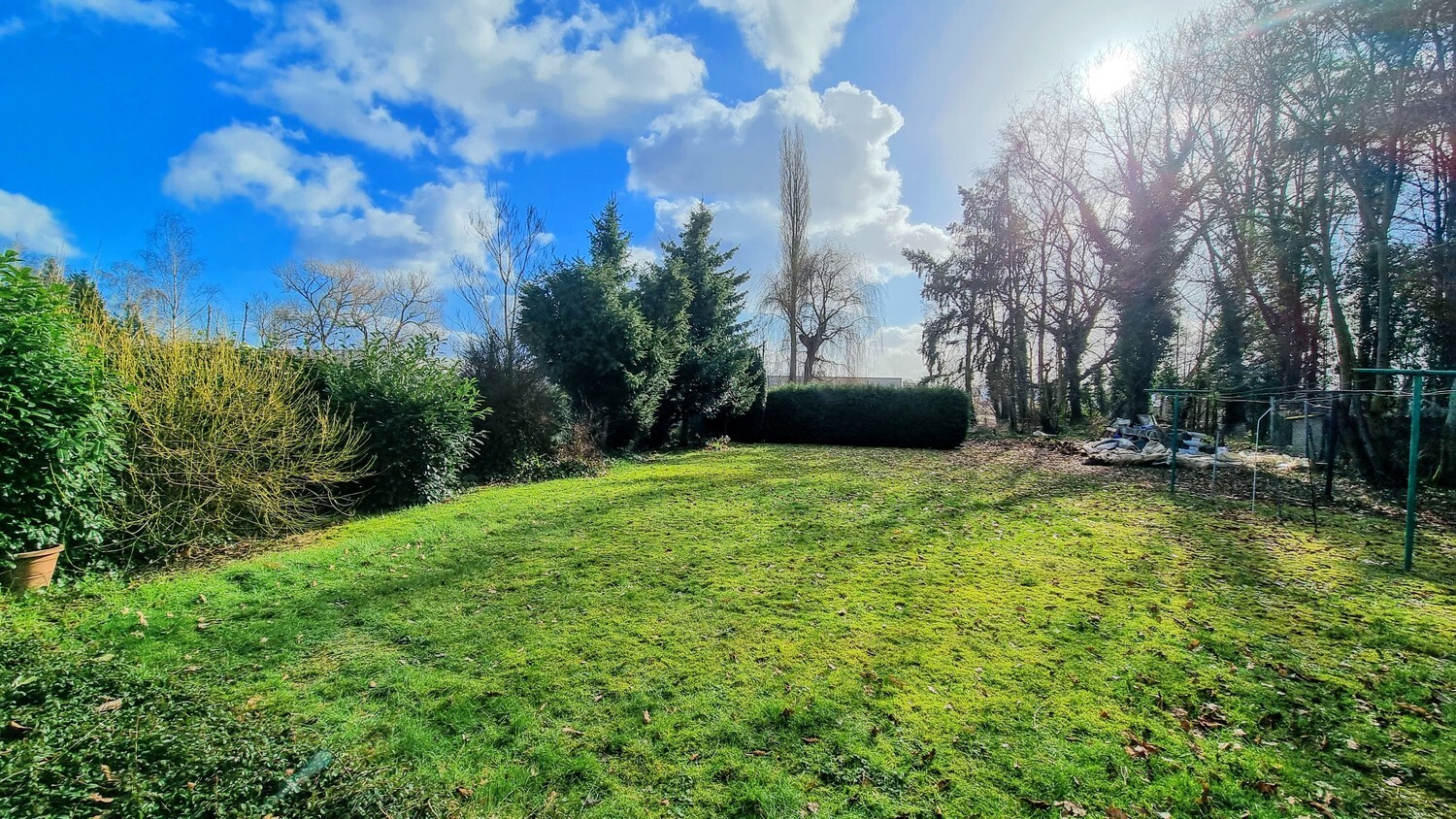 Instapklare gezinswoning op 1440 m² op toplocatie 