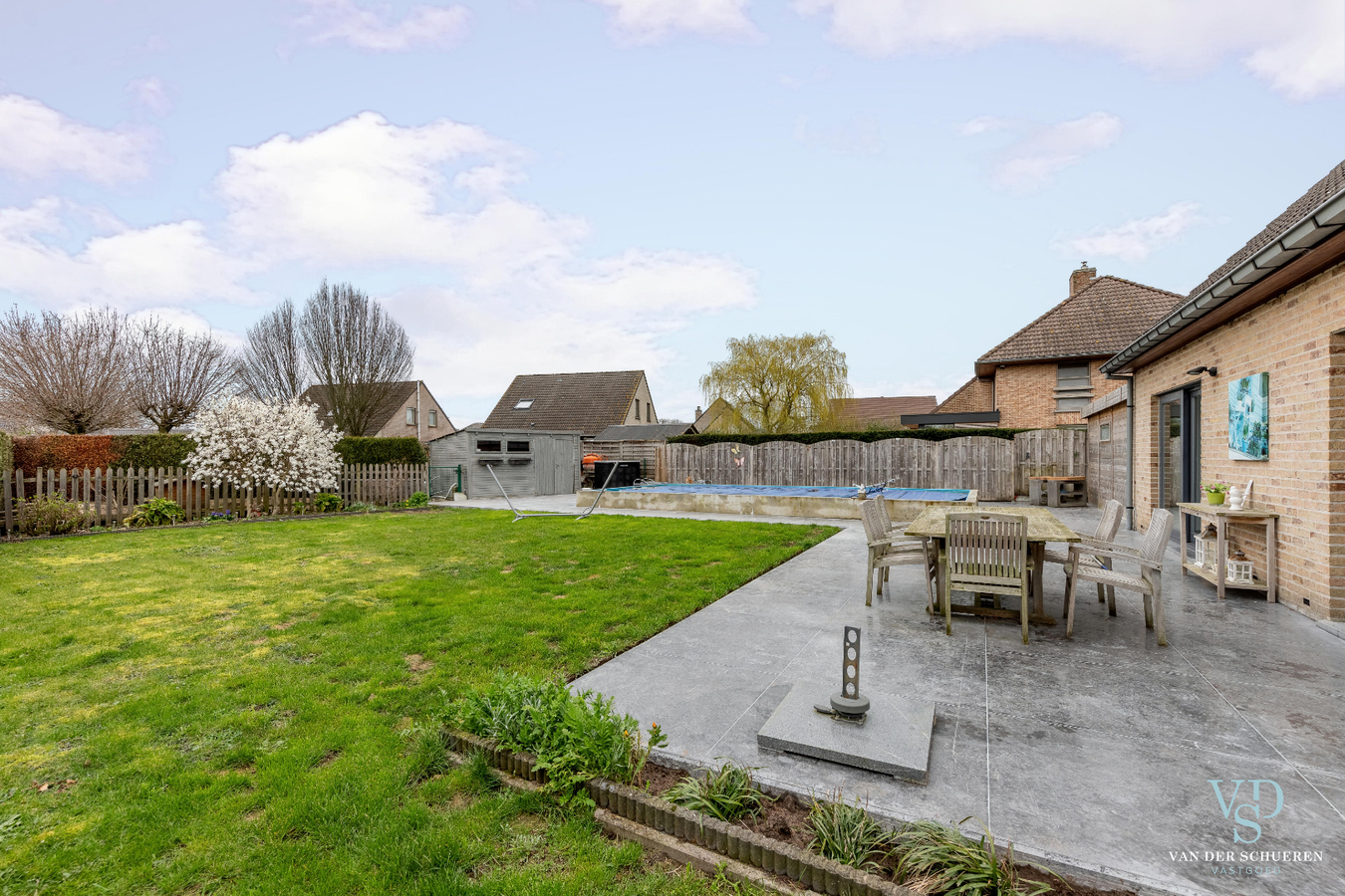 Energiezuinige, eigentijdse villa met zwembad. 