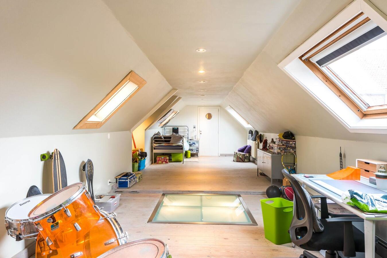 Klassevolle herenwoning met praktijkruimte 