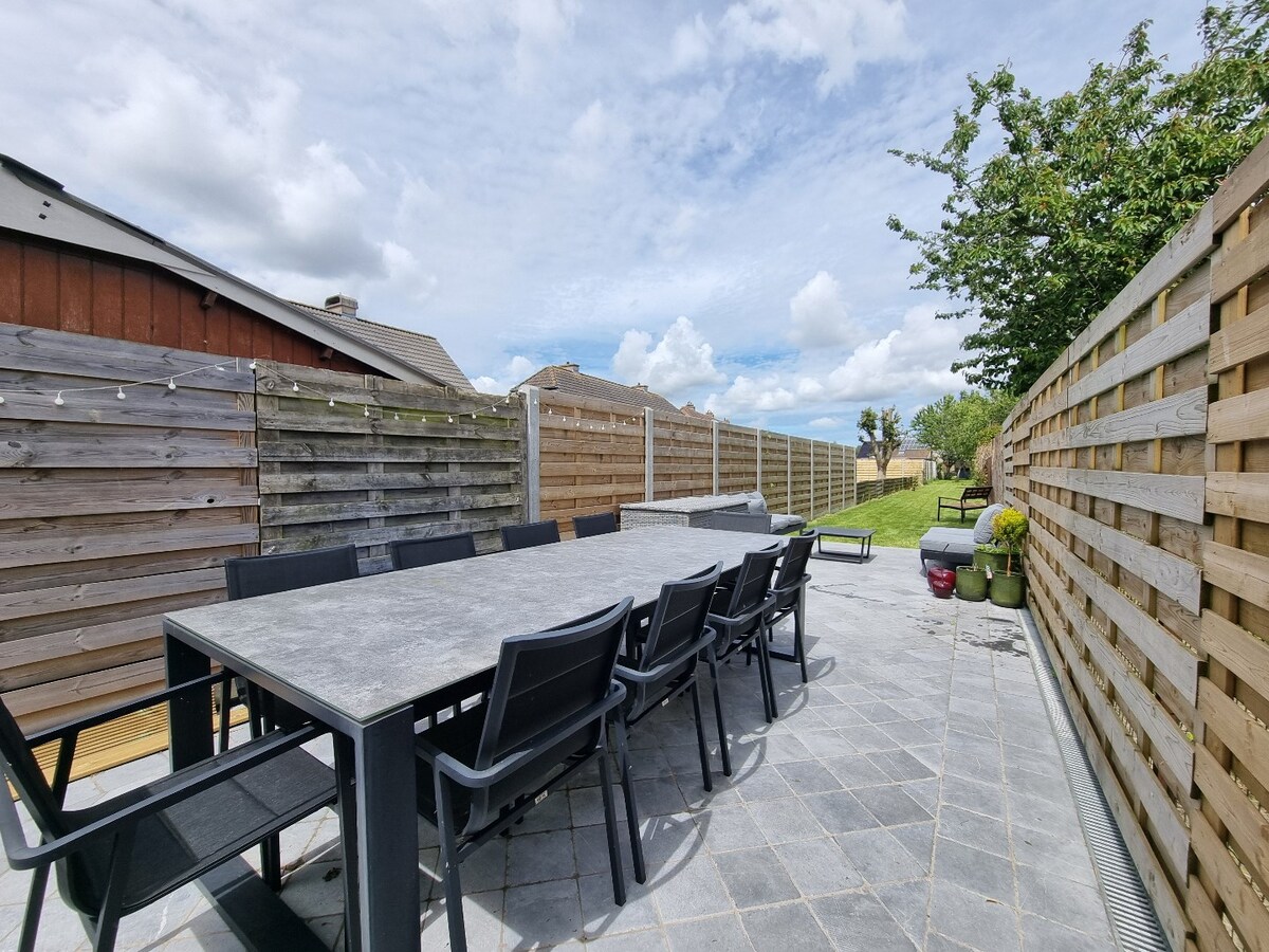 Toffe woning met zeer diepe tuin (467m²) te Koolkerke 