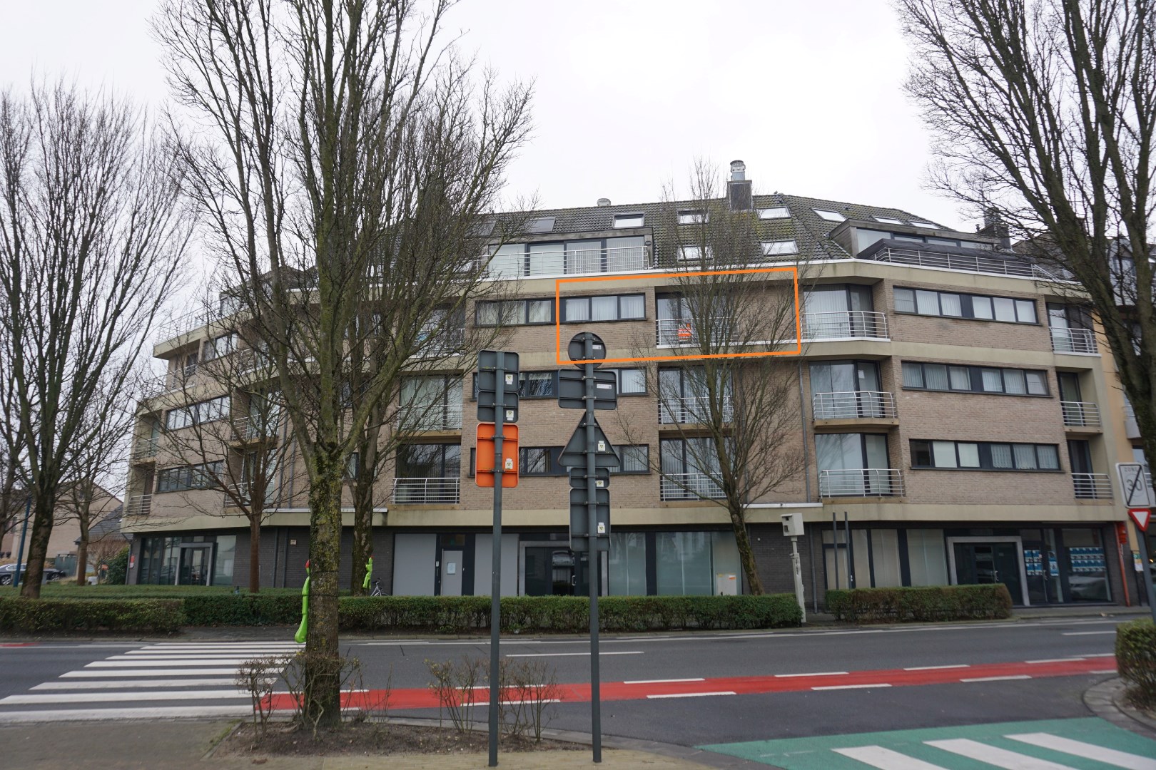 Appartement récent avec terrasse spacieuse à Ostende 