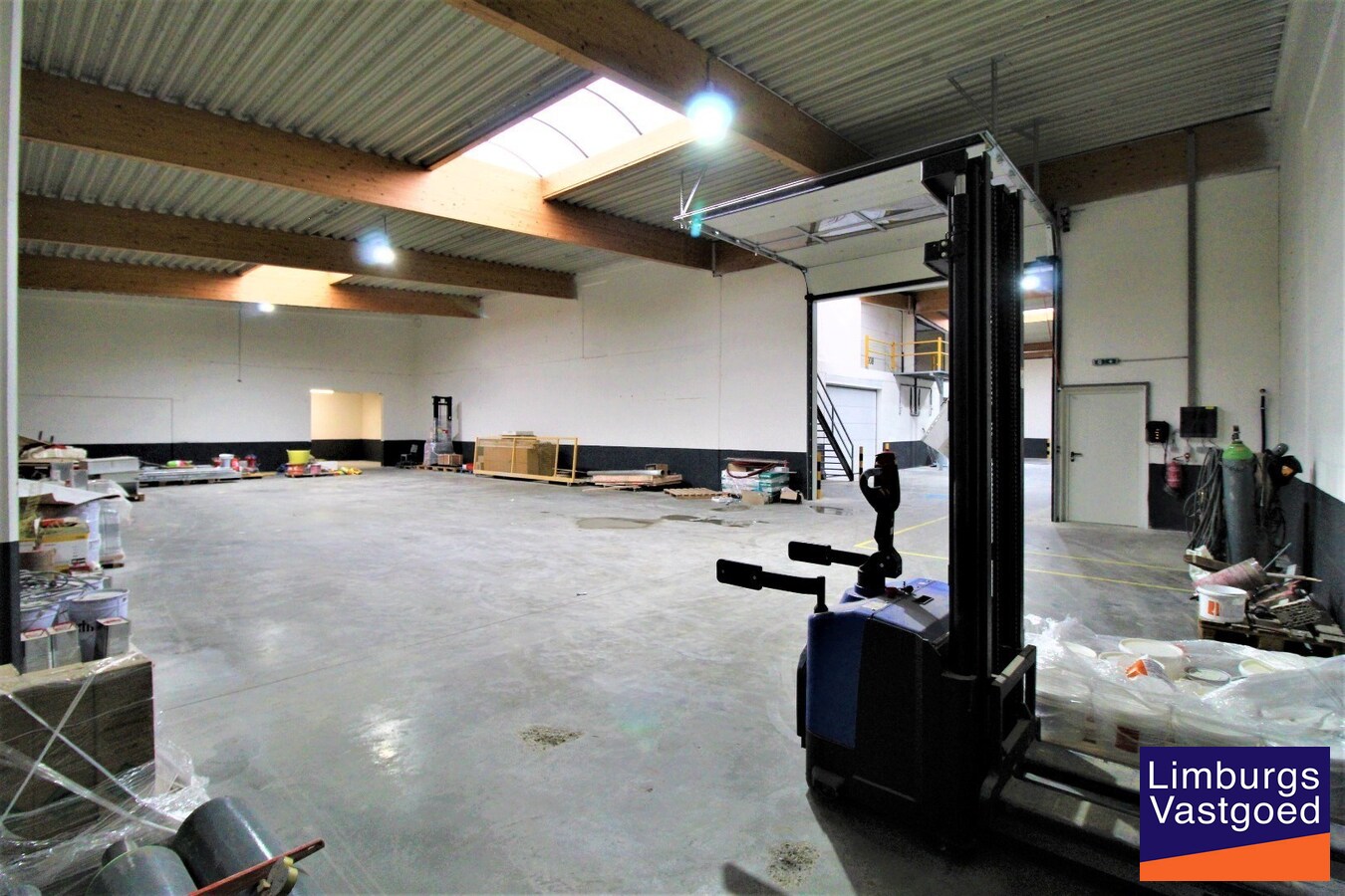 METIO - KMO UNIT 126 - 35,69 m² - sectionaal poort - nabij E-313 