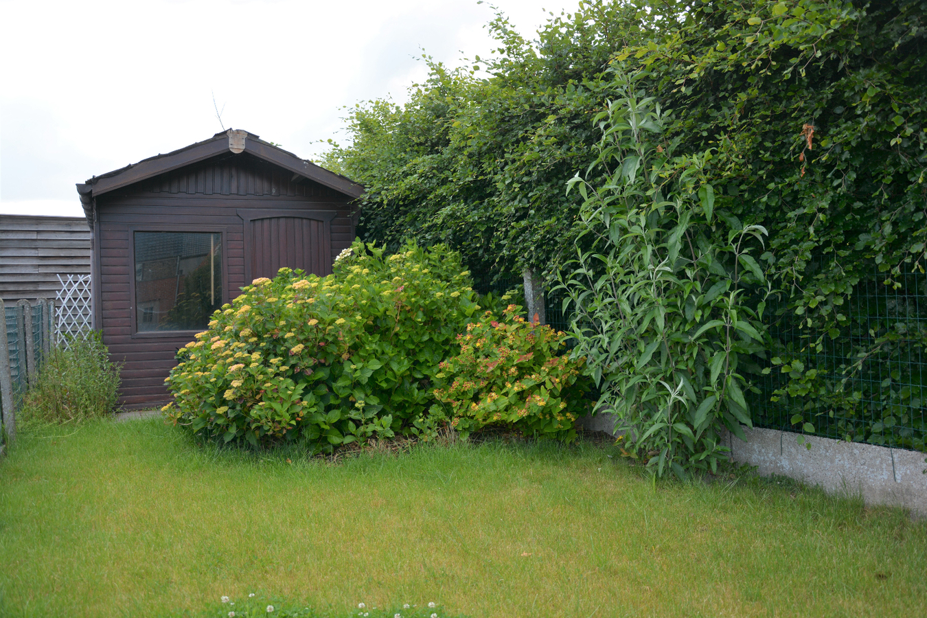 Instapklare woning met zonnige tuin in het centrum van Eernegem 
