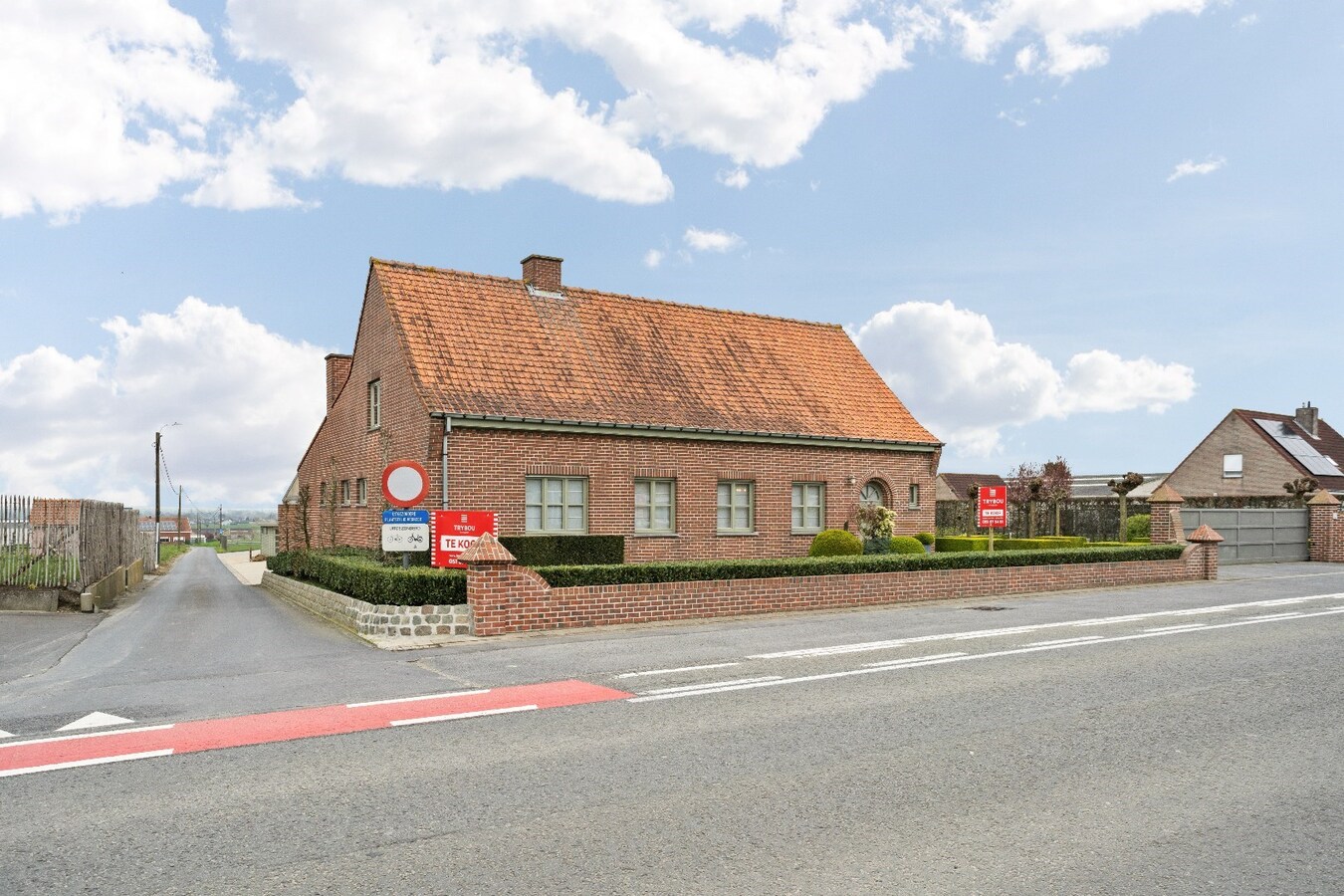 Ruime alleenstaande woning met loods op ruim perceel te Klerken 