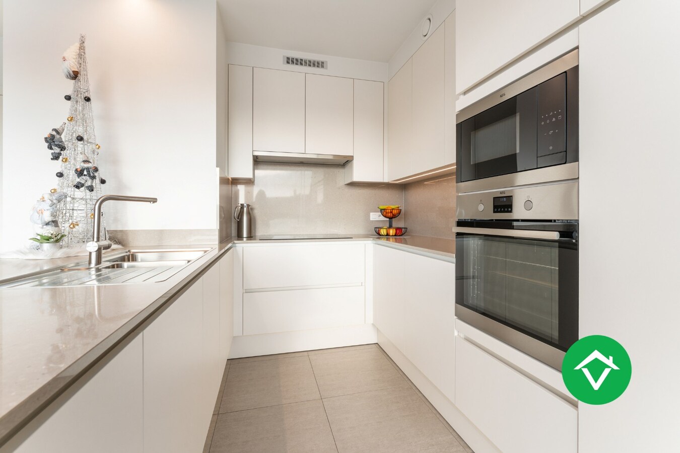 Instapklaar appartement met 2 slaapkamers en volledig ingerichte zolder te Koekelare 