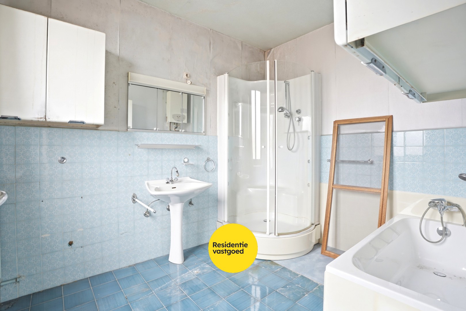 Te renoveren woning met veel op potentieel op topligging. 