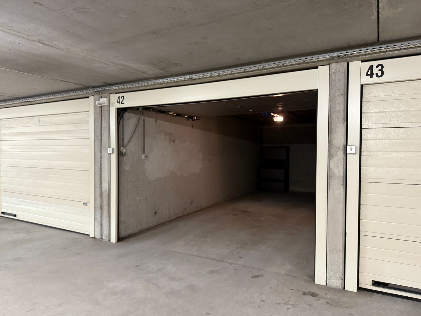 RUIME GARAGEBOX ONDER KINEPOLIS OOSTENDE 