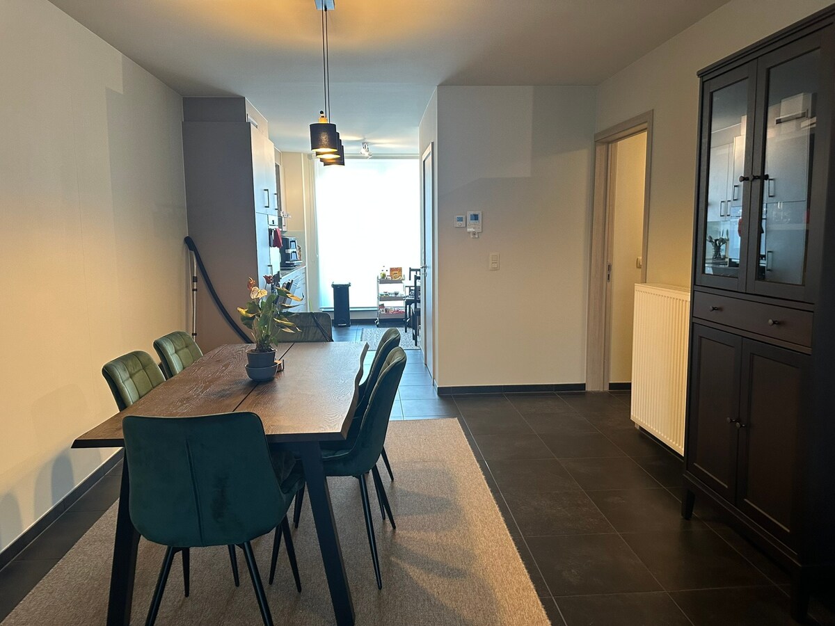 Recent appartement met groot zonnig terras 