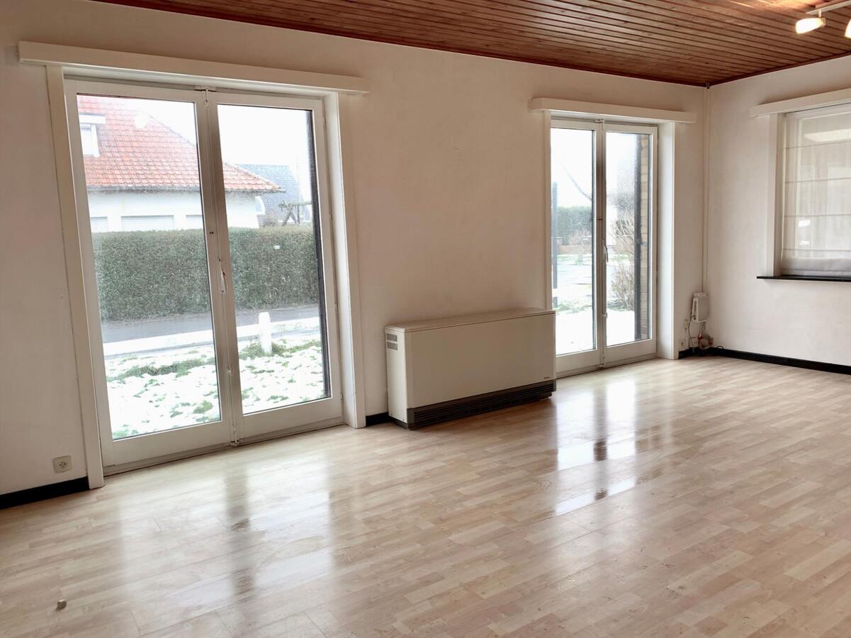 KNUSSE BUNGALOW MET TUIN EN GARAGE TE WENDUINE 