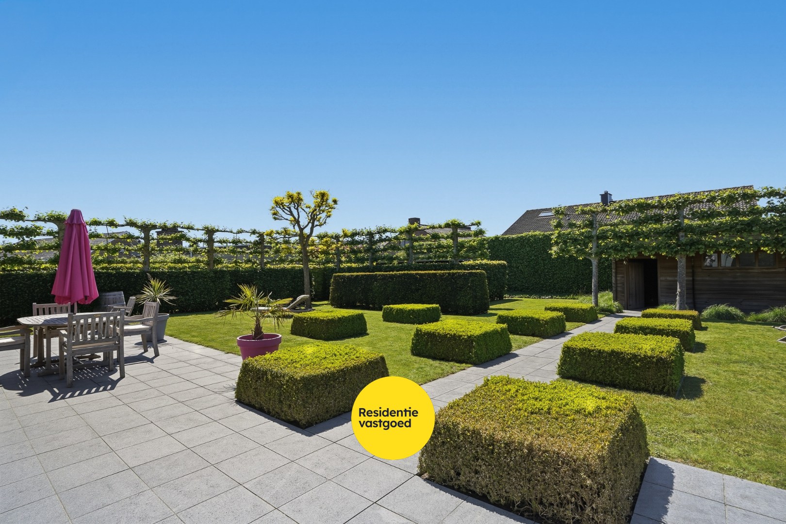 Alleenstaande woning met zonnige tuin op 980 m² 