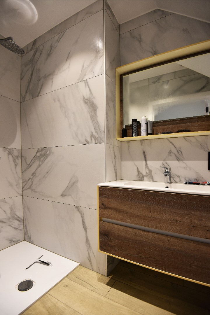 Gelijkvloers 1 slpk app. met terras en garage te centrum Maldegem 