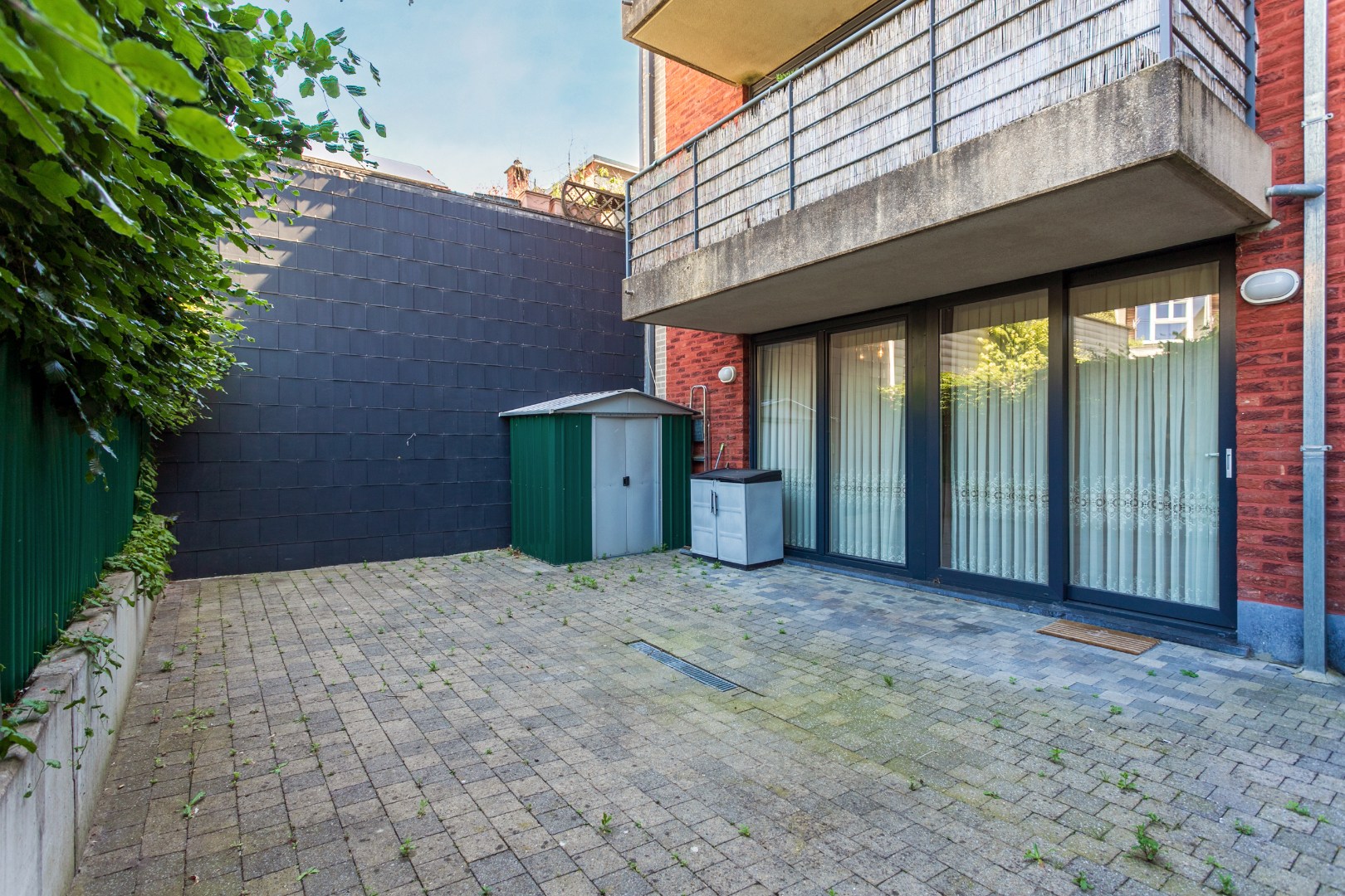 Appartement met 2 slpk, ruim terras en kelder 
