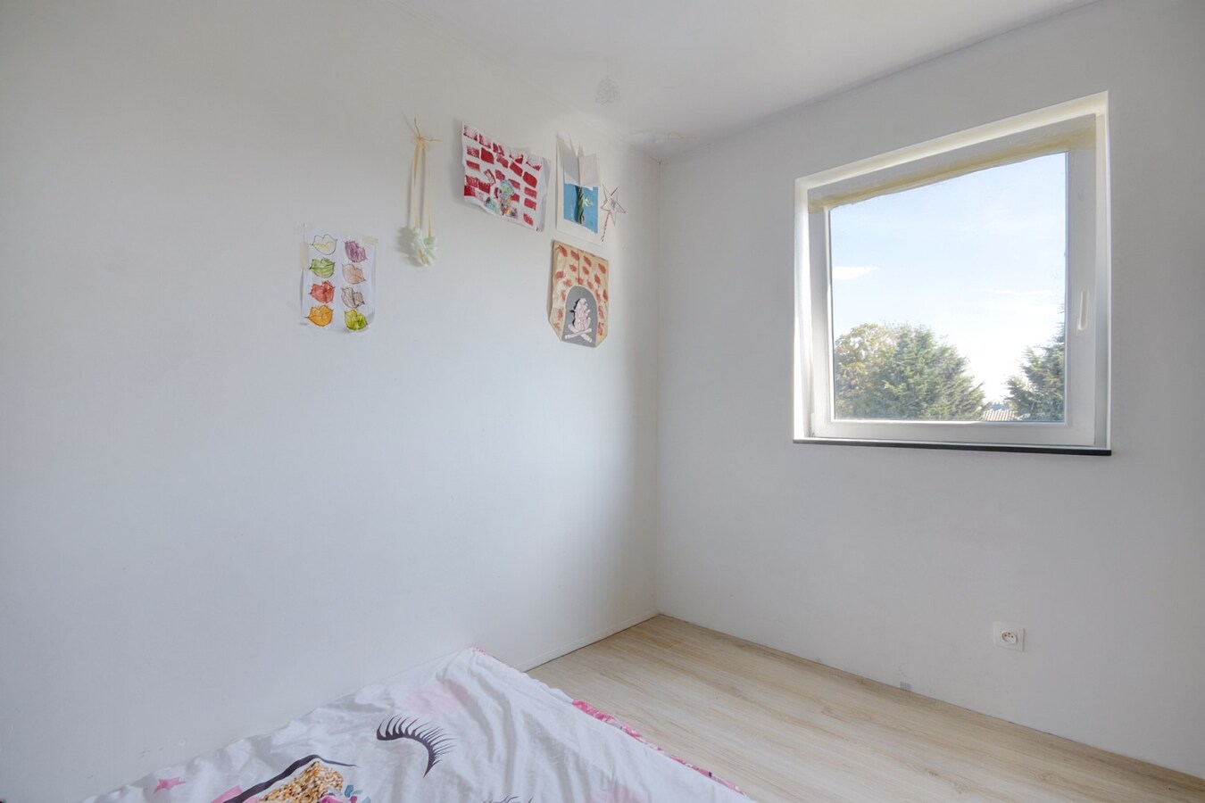 Recente woning met open zicht en rustige ligging te Kuurne ! 