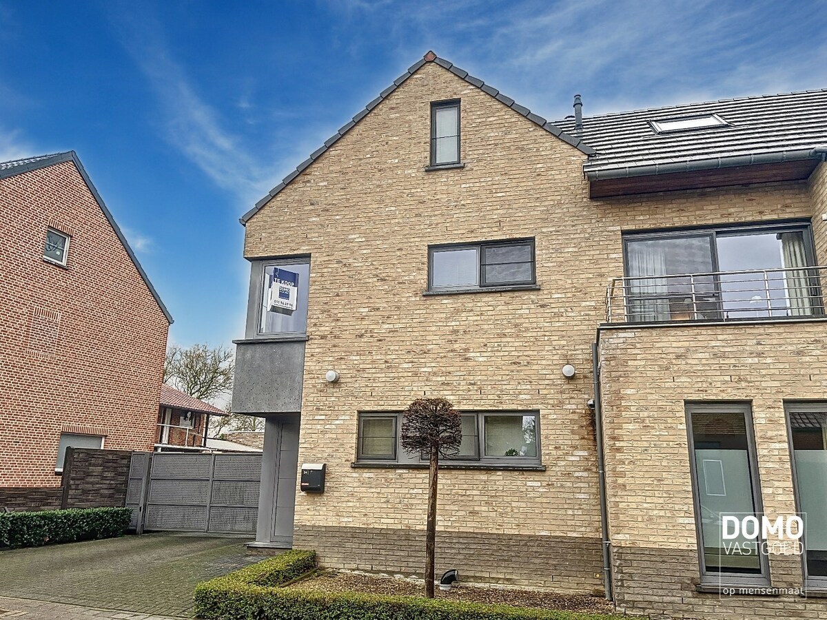 Instapklare en zeer ruime woning te Kuringen. 