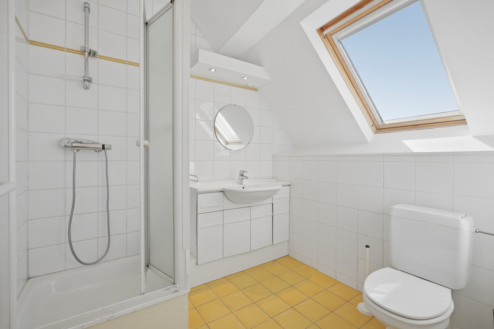 Multifunctionele woning met handelsruimte in hartje Veurne. 